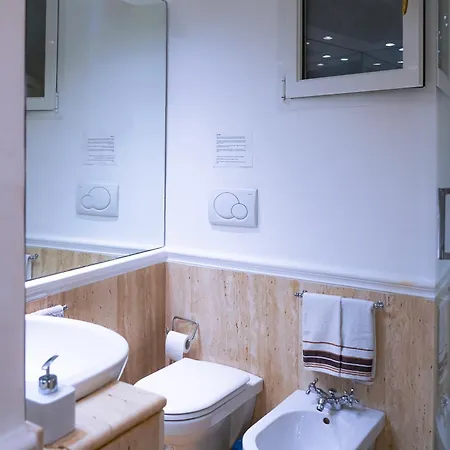 Appartement Location In -historical Center *